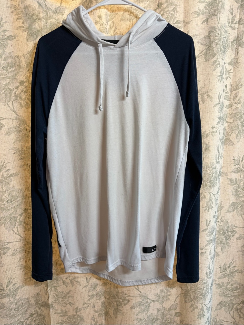 Oakley Two-Tone Hooded Long Sleeve Shirt - White & Navy